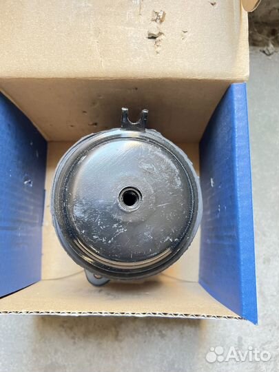 Подушка двигателяVolkswagen Golf