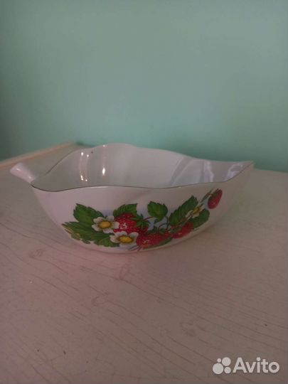 Салатник фарфоровый