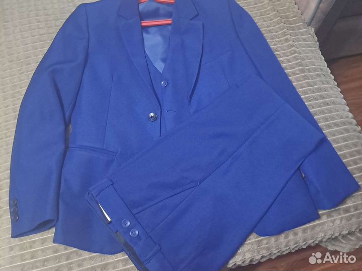 Школьный костюм для мальчика 140-146(34р.р)