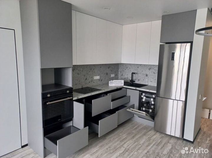 Угловая кухня в современном стиле