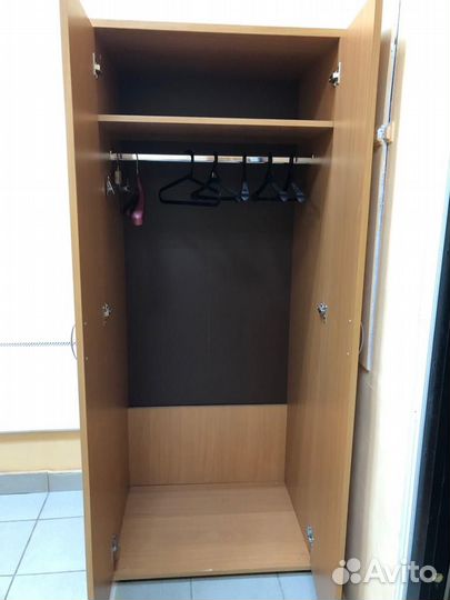 Шкаф офисный гардеробный