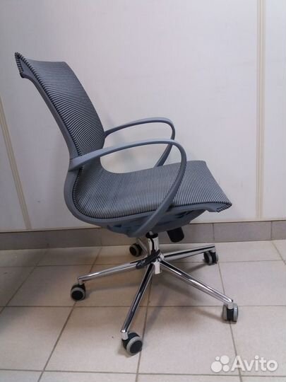 Компьютерное кресло