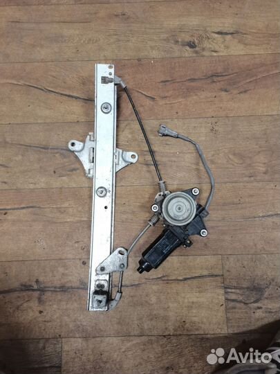 Электростеклоподъемник R Toyota Carina E