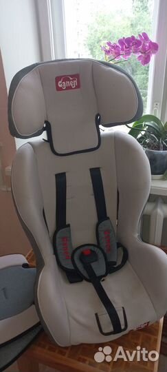 Автомобильное кресло