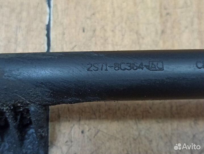 Патрубок системы охлаждения двигателя Ford Mondeo