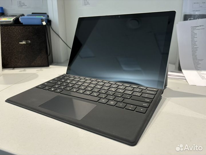 Ноутбук-планшет Microsoft Surface Pro 5