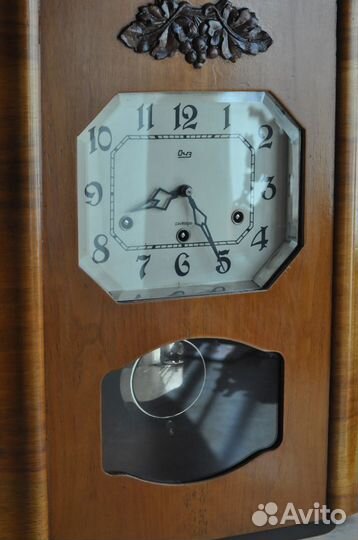 Старинные четвертные настенные часы очз- Янтарь