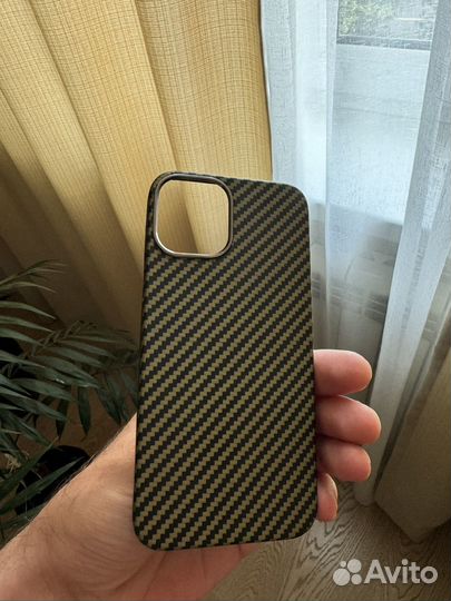 Чехол на iPhone 12