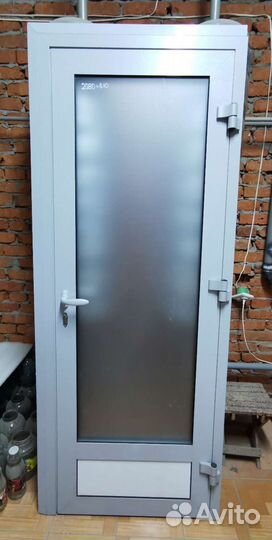 Дверь из алюминиевого профиля 2080х810мм