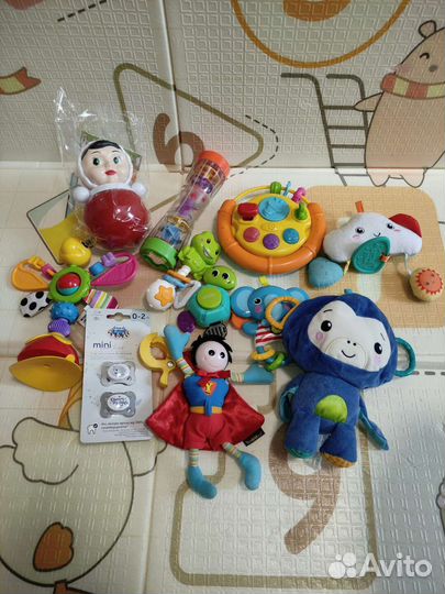 Игрушки пакетом для малыша