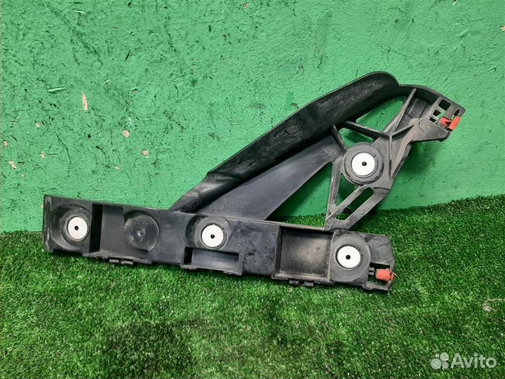 Кронштейн бампера заднего правый Opel Zafira C 20