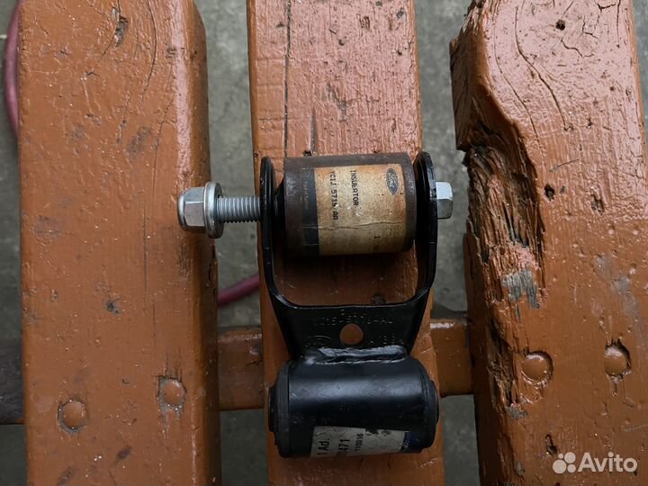 Комплект кронштейн рессоры Transit 00—06