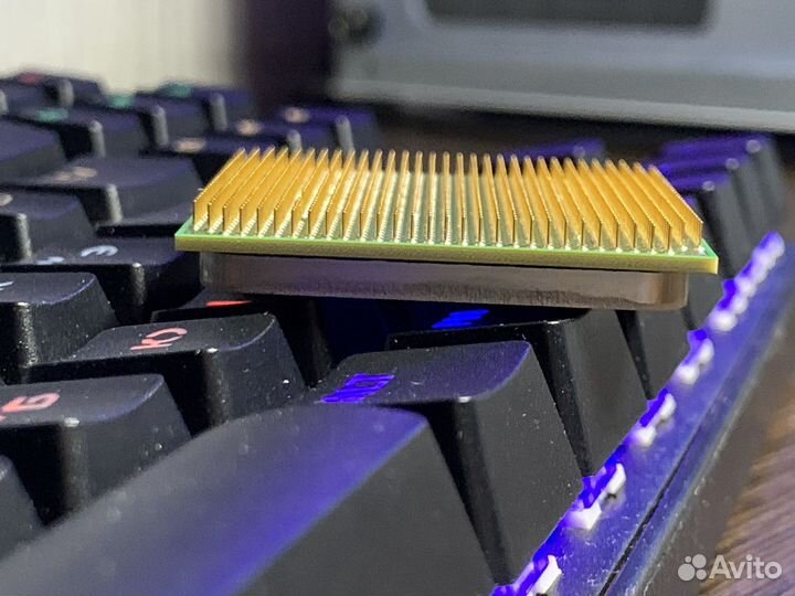 Материнская плата с процессором и памятью