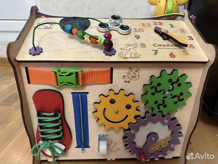 Бизиборд домик