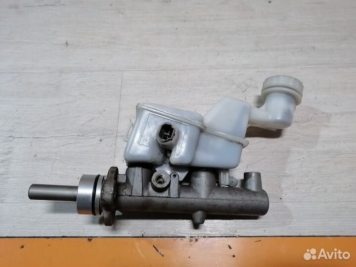 Цилиндр тормозной с бачком BYD F3 Бид Ф3