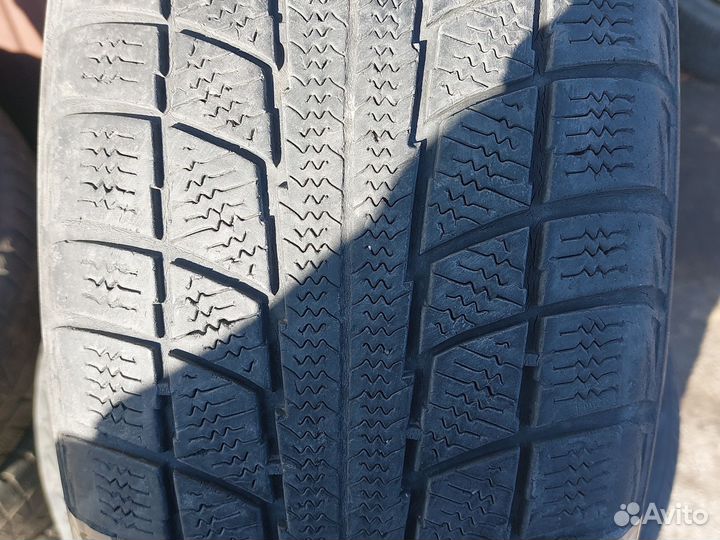 Toyo Observe X-10 225/65 R17