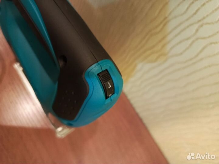 Лобзик электрический Макита с регулировкой оборот