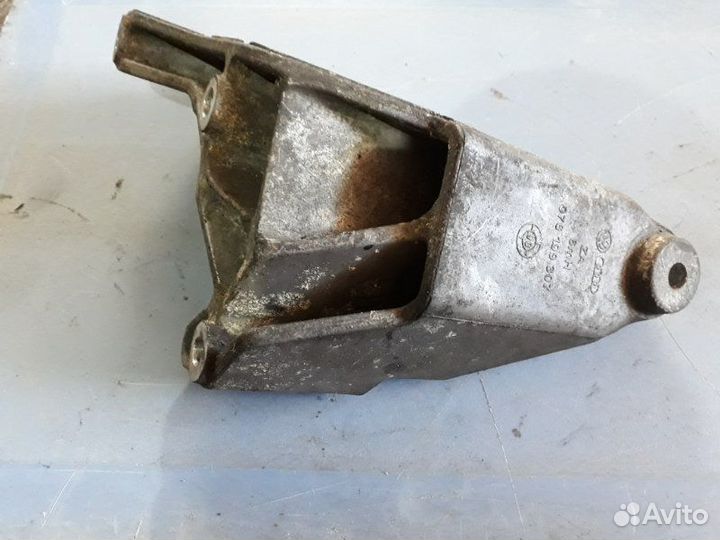 Кронштейн двигателя Volkswagen Crafter 2E BJK 2008