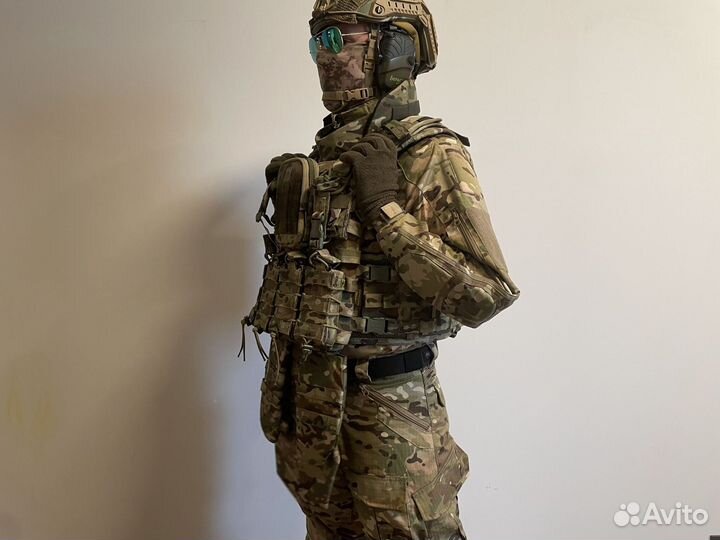 Плитник с модулями и подсумками фсб