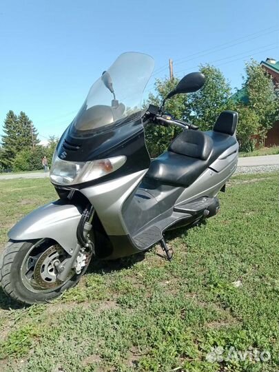 Максискутер Suzuki SkyWave 250