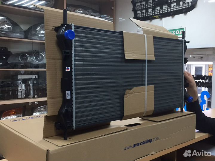 Радиатор охлаждения Форд Транзит / Ford Transit