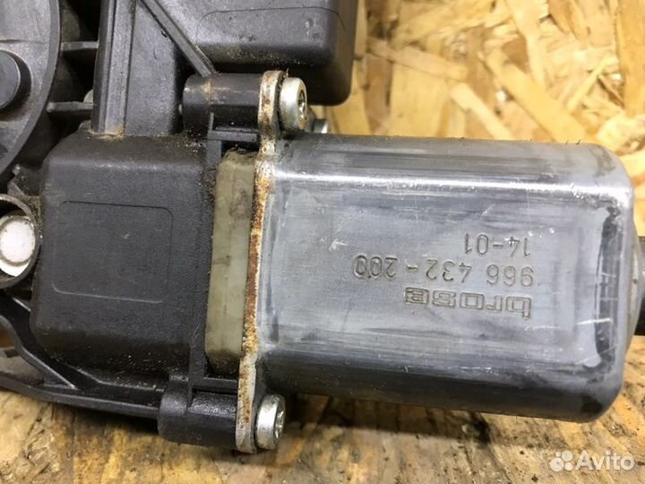 Мотор стеклоподъемника передний правый Opel Astra