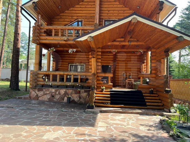 Коттедж 200 м² на участке 27 сот.