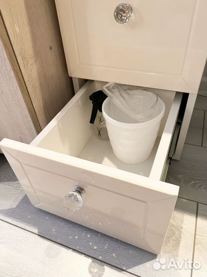 Туалетный столик с зеркалом и подсветкой