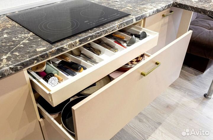 Угловая кухня с мдф фасадами