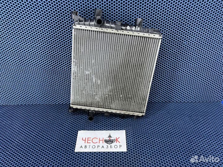 Радиатор дополнительный Audi Q7 sline 4L правый