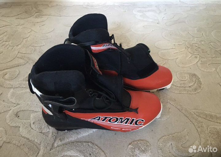 Лыжные ботинки коньковые Atomic 44-45р