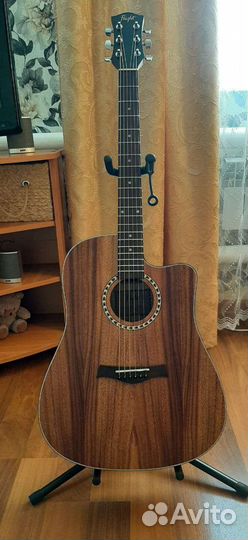 Акустическая гитара