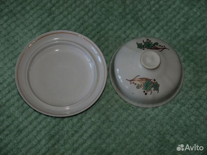 Блюдо, салатники, маслёнка времён СССР