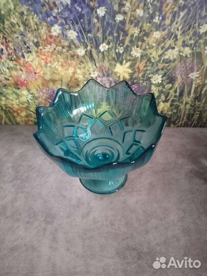 Ваза на ножке цветное стекло СССР