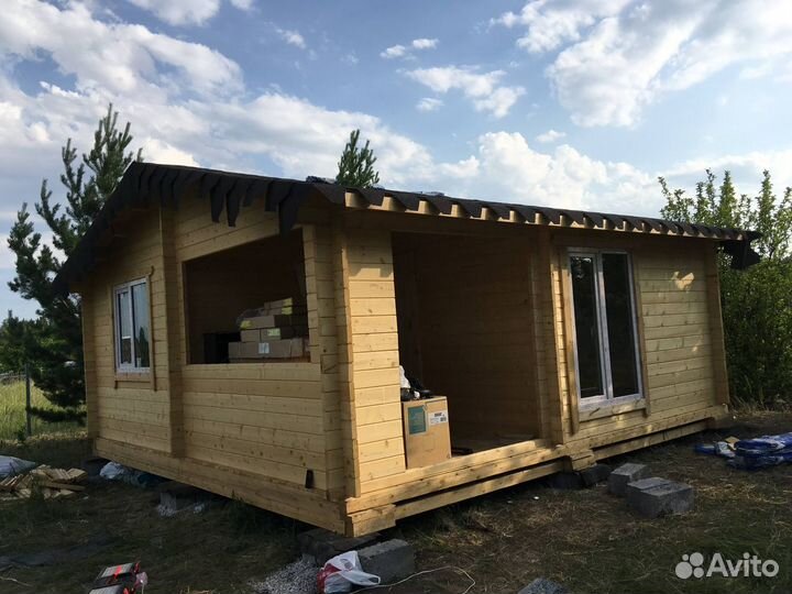 Летний дачный дом из минибруса