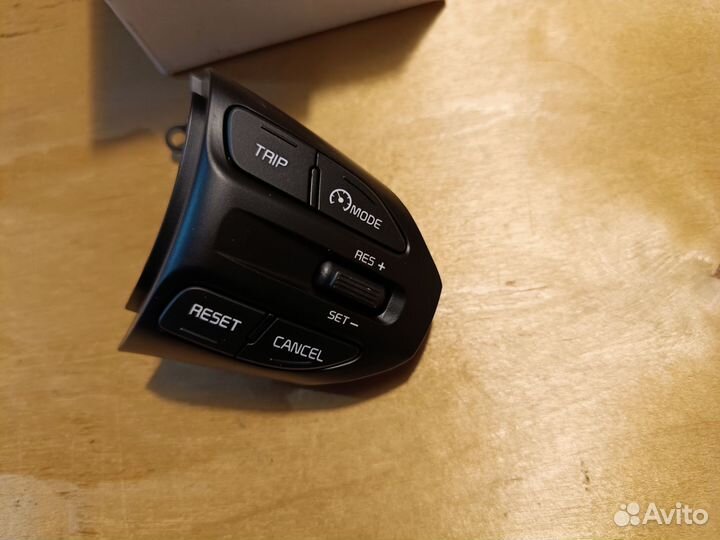 Кнопки круиз-контроля KIA Rio 4