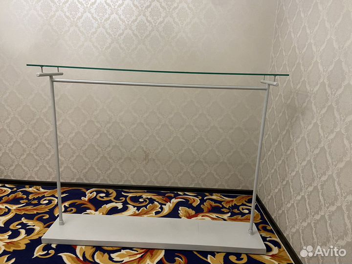 Стойка для одежды