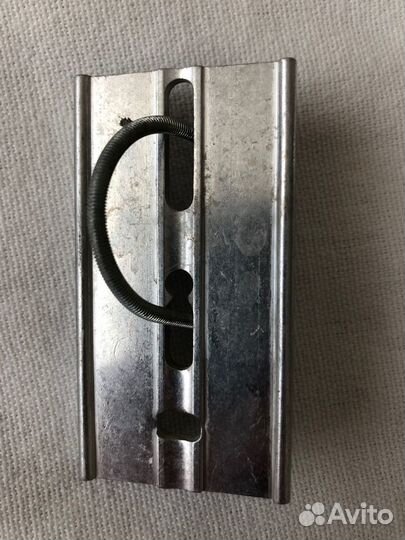 Кронштейн для теплодатчика на трубу до 25