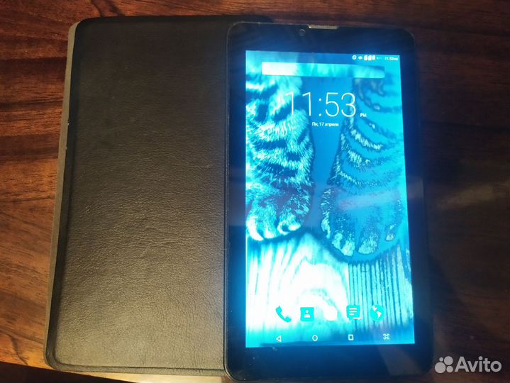 Планшет supra