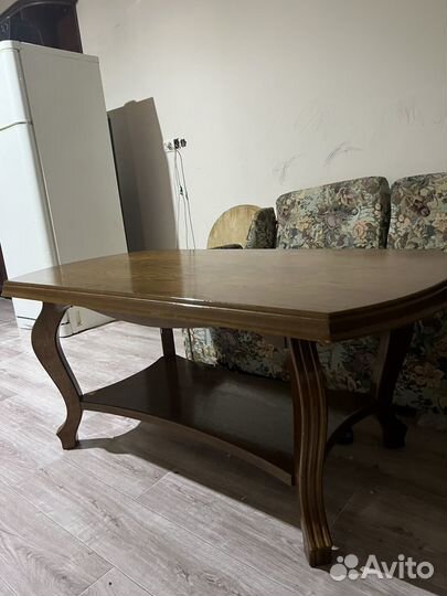 Журнальный столик