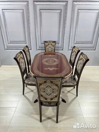 Стол и стулья