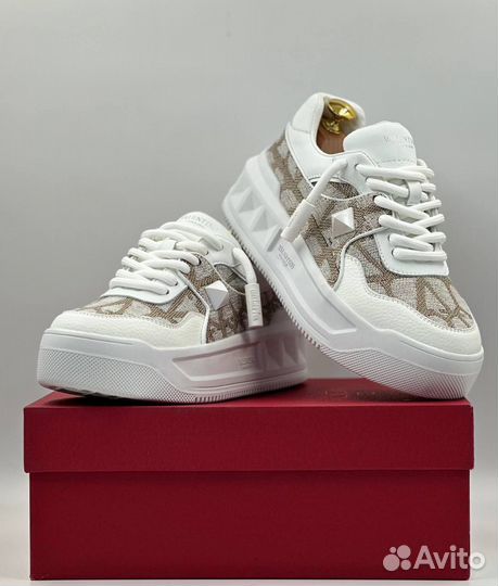 Кроссовки женские valentino