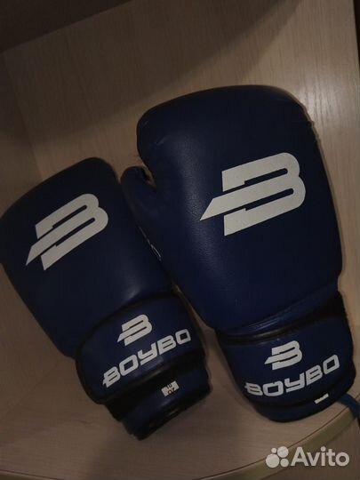 Боксерские перчатки