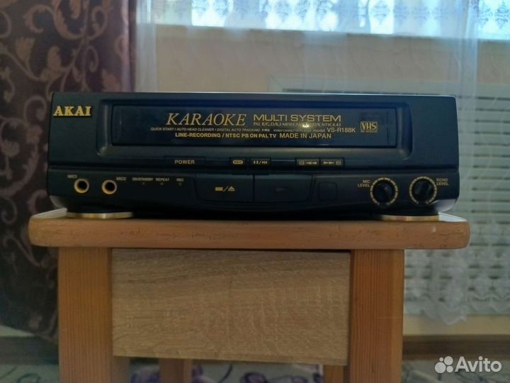 Караоке видеомагнитофон akai