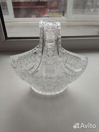 Ваза корзинка с ручкой конфетница.Снежинка bohemia