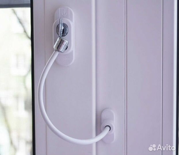 Замок от детей на окно с тросом