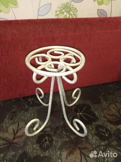 Подставка под цветы