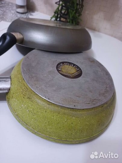 Кухонные принадлежности и сковородки