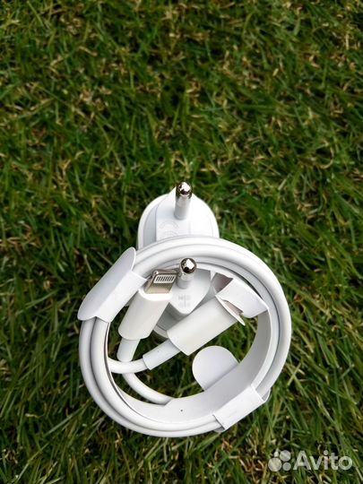 Зарядка на iPhone