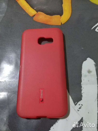 Чехлы на телефон